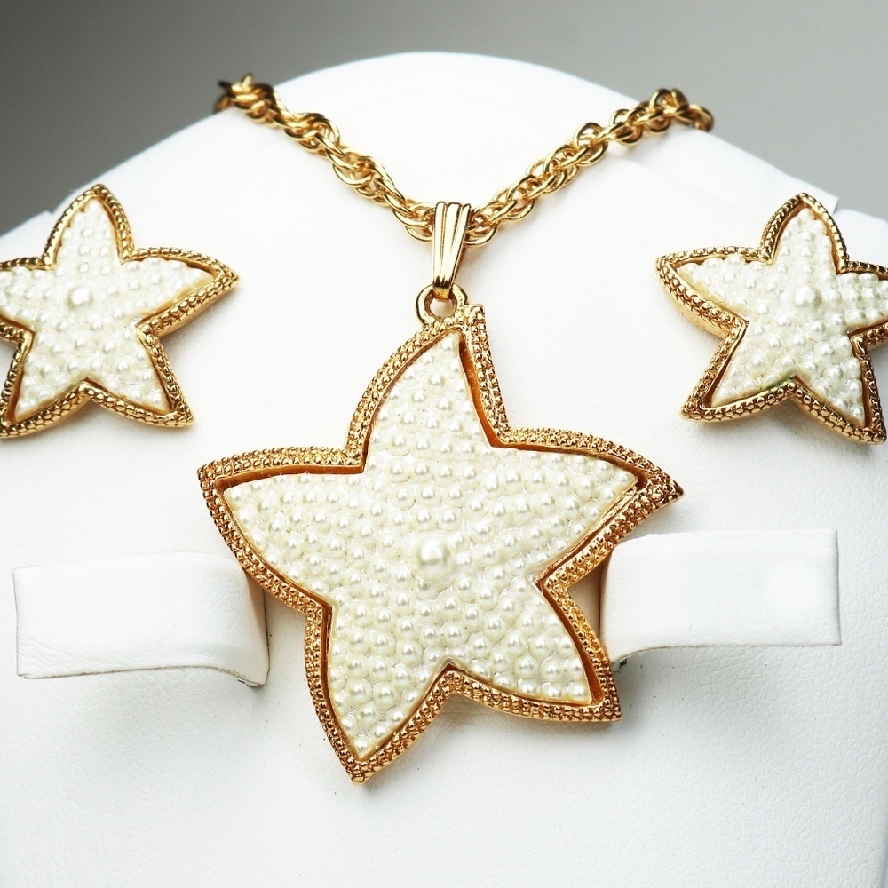 AVON Sea Treasures Pearl Starfish Gift Set
